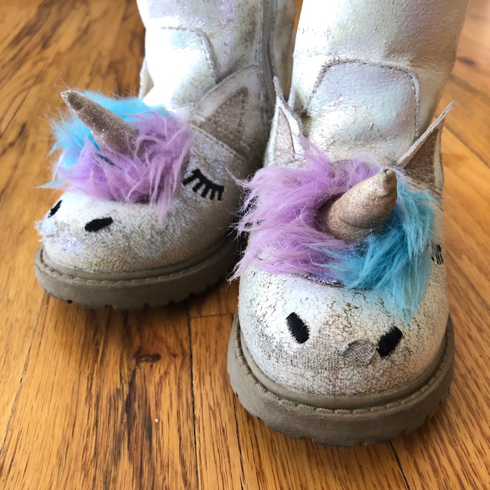 Shoes - Picture 3 of 5